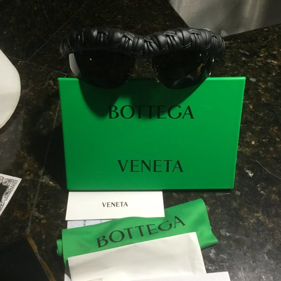 Bottega Veneta leather sunglasses New UNISEX
